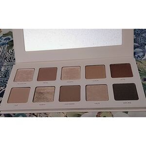 BNIB~Wander Beauty In Neutral Eyeshadow Palette
